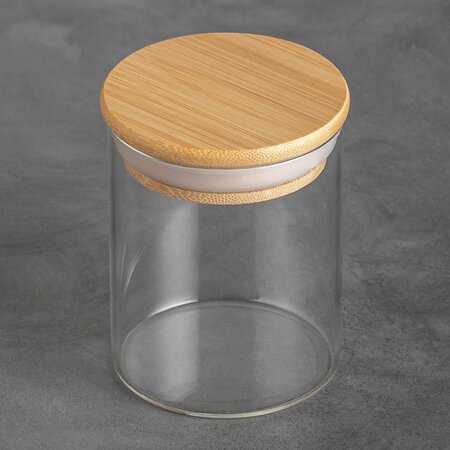 Стеклянная банка с крышкой